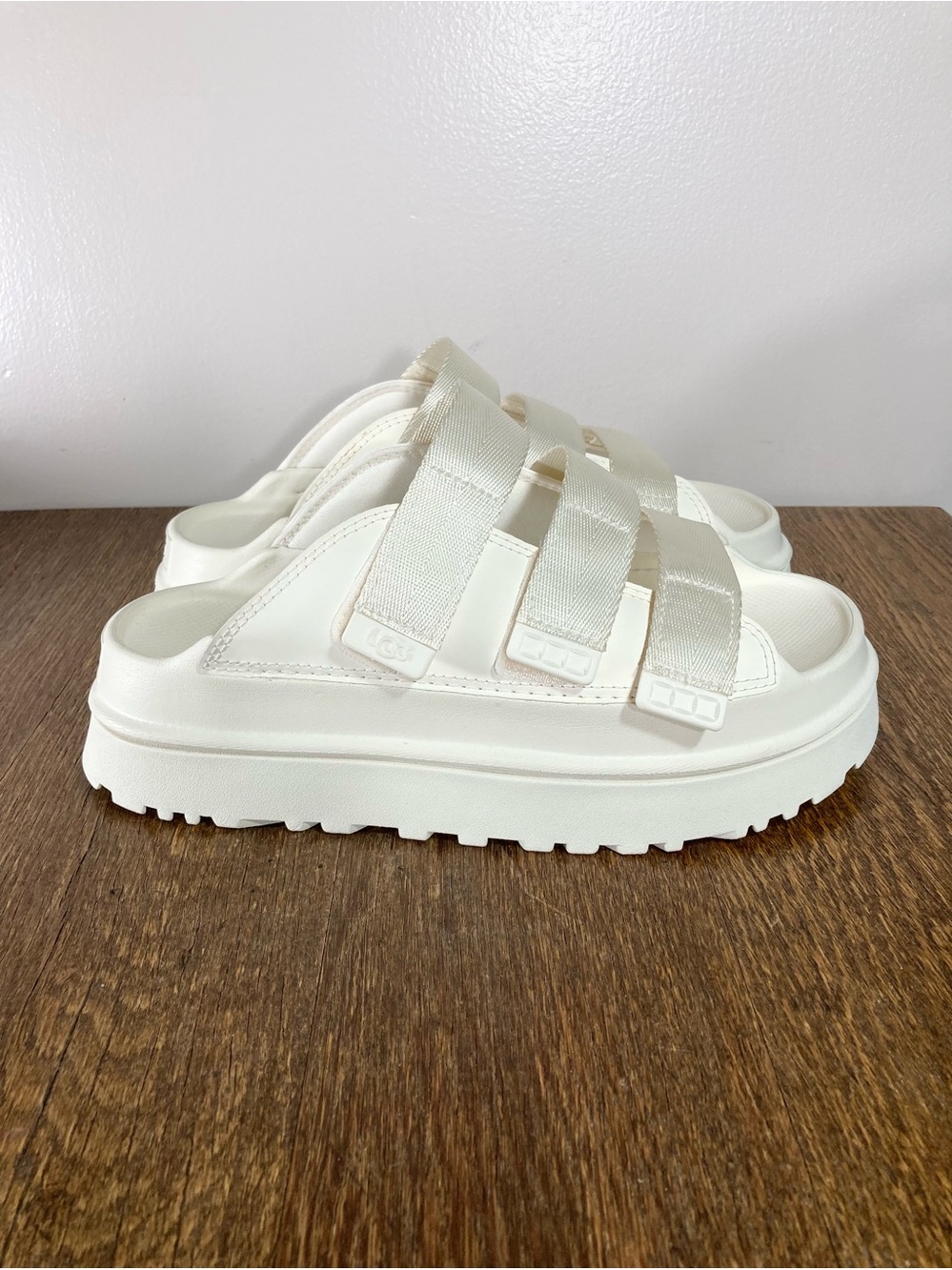 New Ugg Goldenglow Platform Slide Sandal Women’s Various Sizes Jasmine